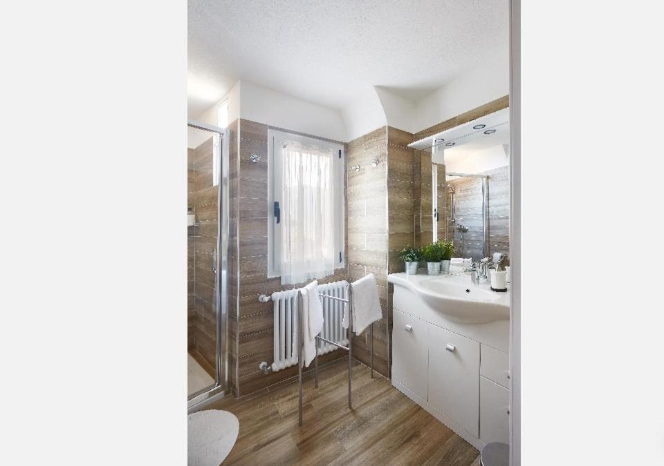 Beautiful Bohemian Apartment In Center Conditioned Air コモ エクステリア 写真
