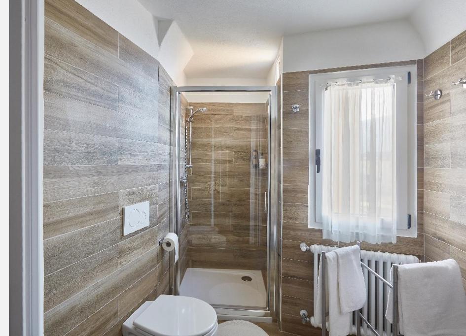 Beautiful Bohemian Apartment In Center Conditioned Air コモ エクステリア 写真