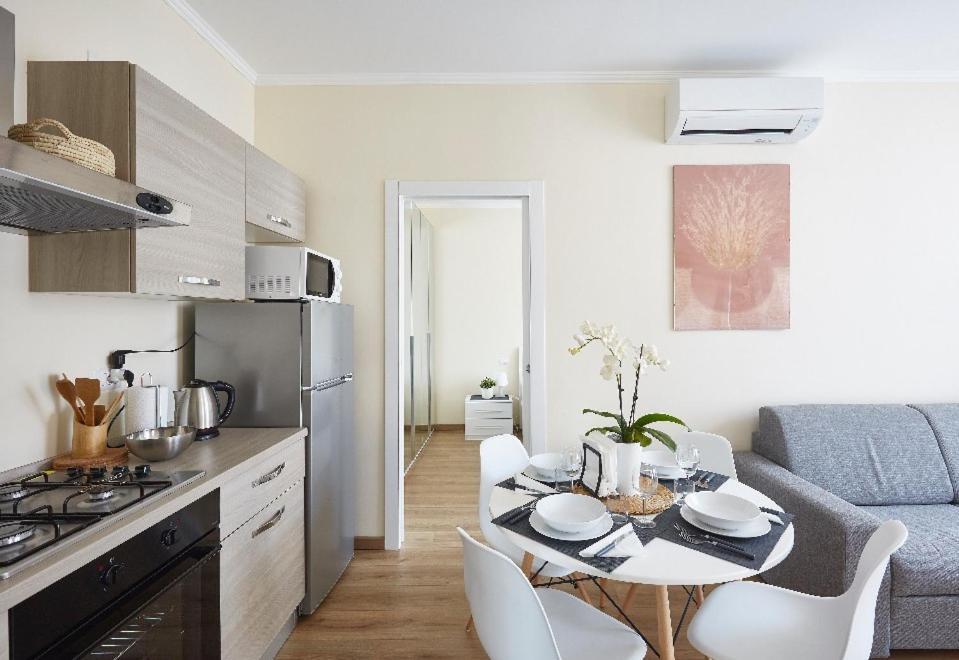 Beautiful Bohemian Apartment In Center Conditioned Air コモ エクステリア 写真